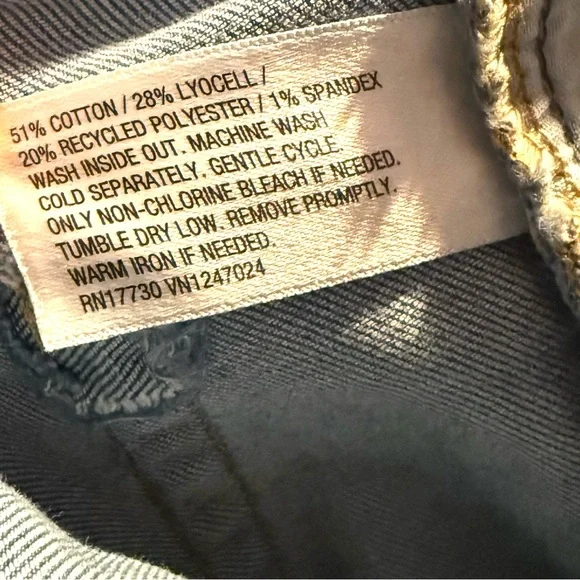 Size 12 Wild Fable High Rise Flare Jeans Like New, Retro Y2K Vibes, Curvy - Picture 7 of 8